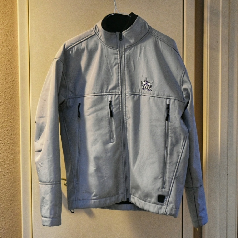 Antigua NHL L.A kings Explorer jacket small